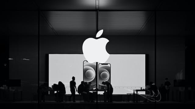 Apple logo on a big screen